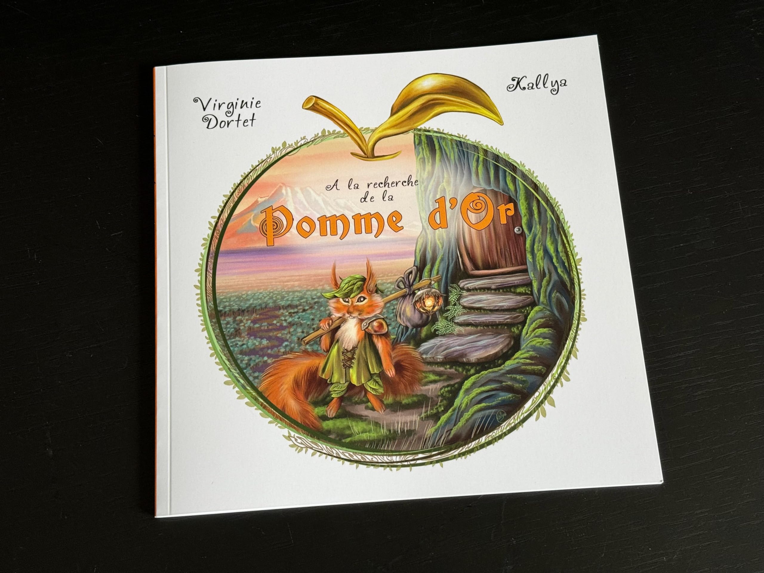Livres jeunesse A la recherche de la pomme d'or book