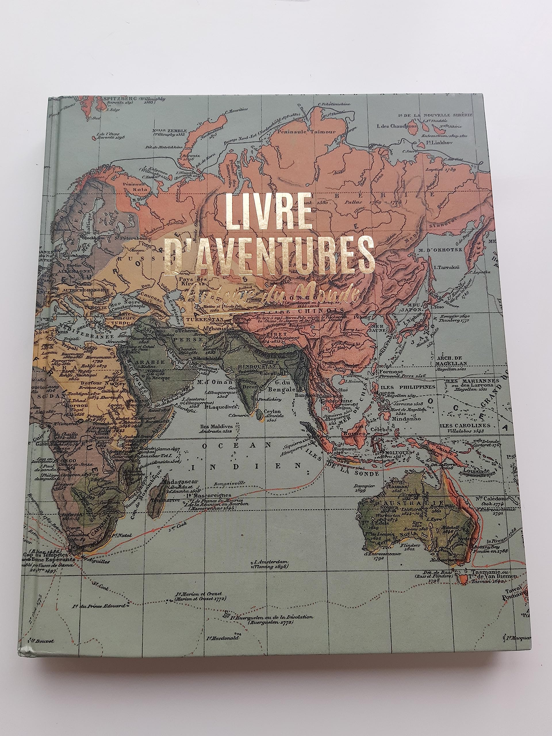 LIVRE D'AVENTURES AUTOUR DU MONDE Leisure, Home & Garden