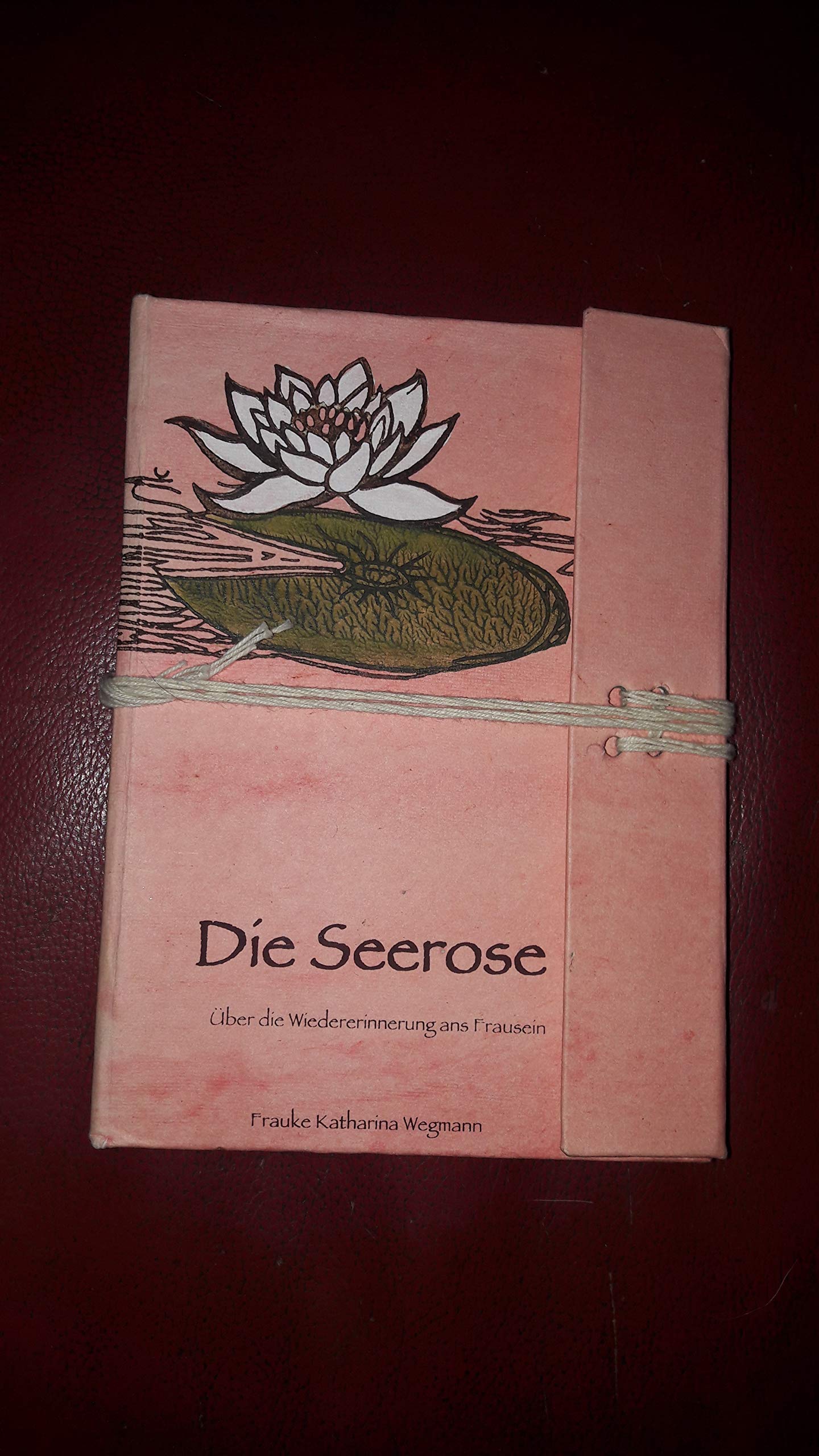 Die Seerose: Über die Wiedererinnerung ans Frausein Medicine