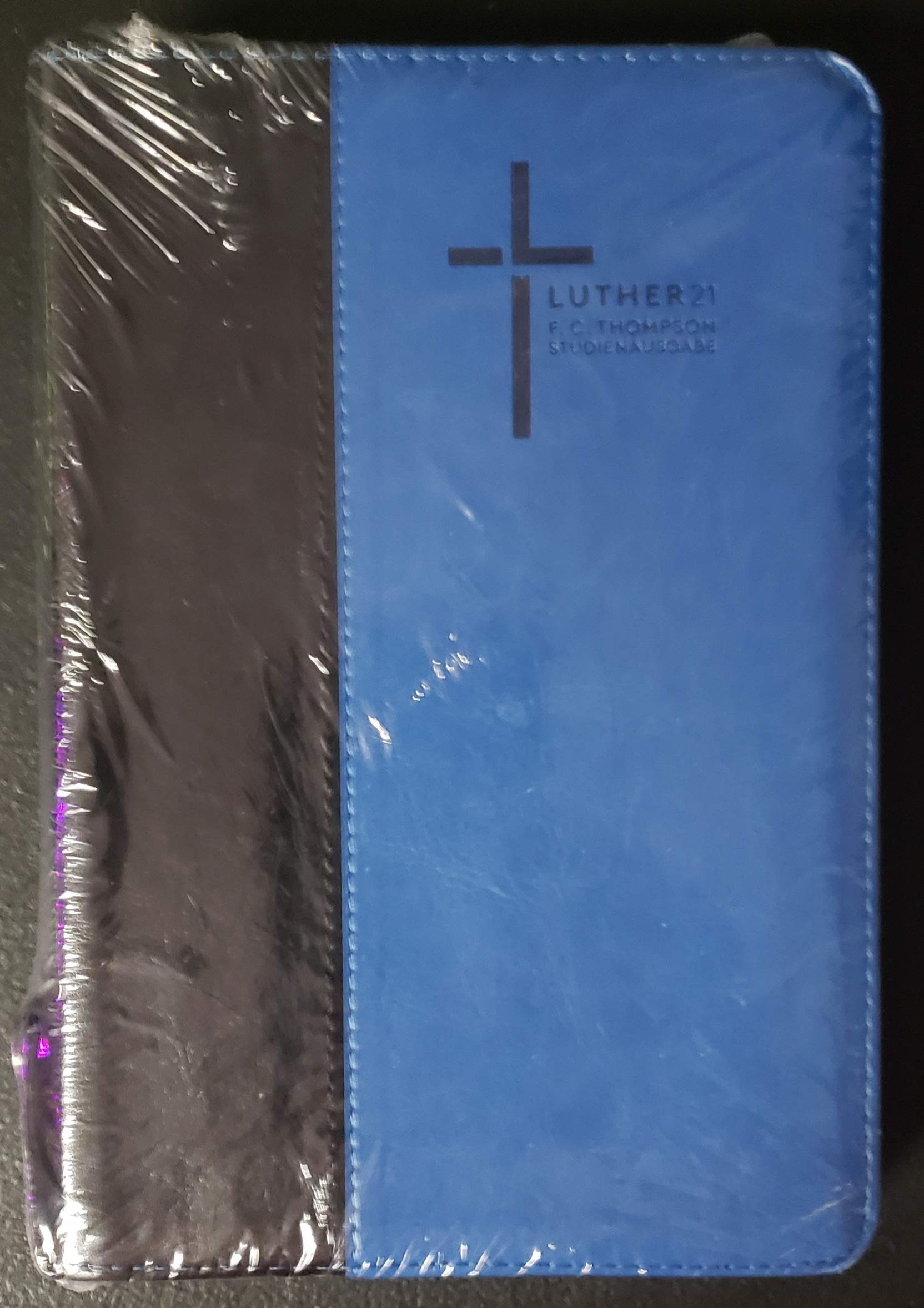 Luther21 - F.C. Thompson Studienausgabe: Luther21 - F.C. Thompson Studienausgabe - Standard - Kunstleder schwarz/blau - Goldschnitt - Griffregister - Reißverschluss - Worte Jesu in Rot Religion & Esotericism