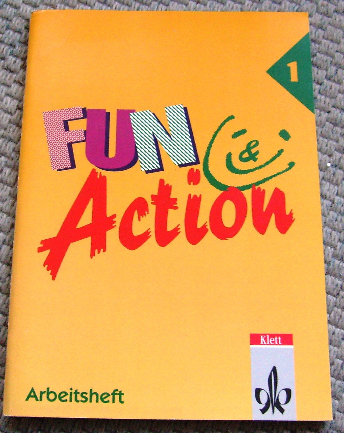 Fun & Action, Tl.1 Books