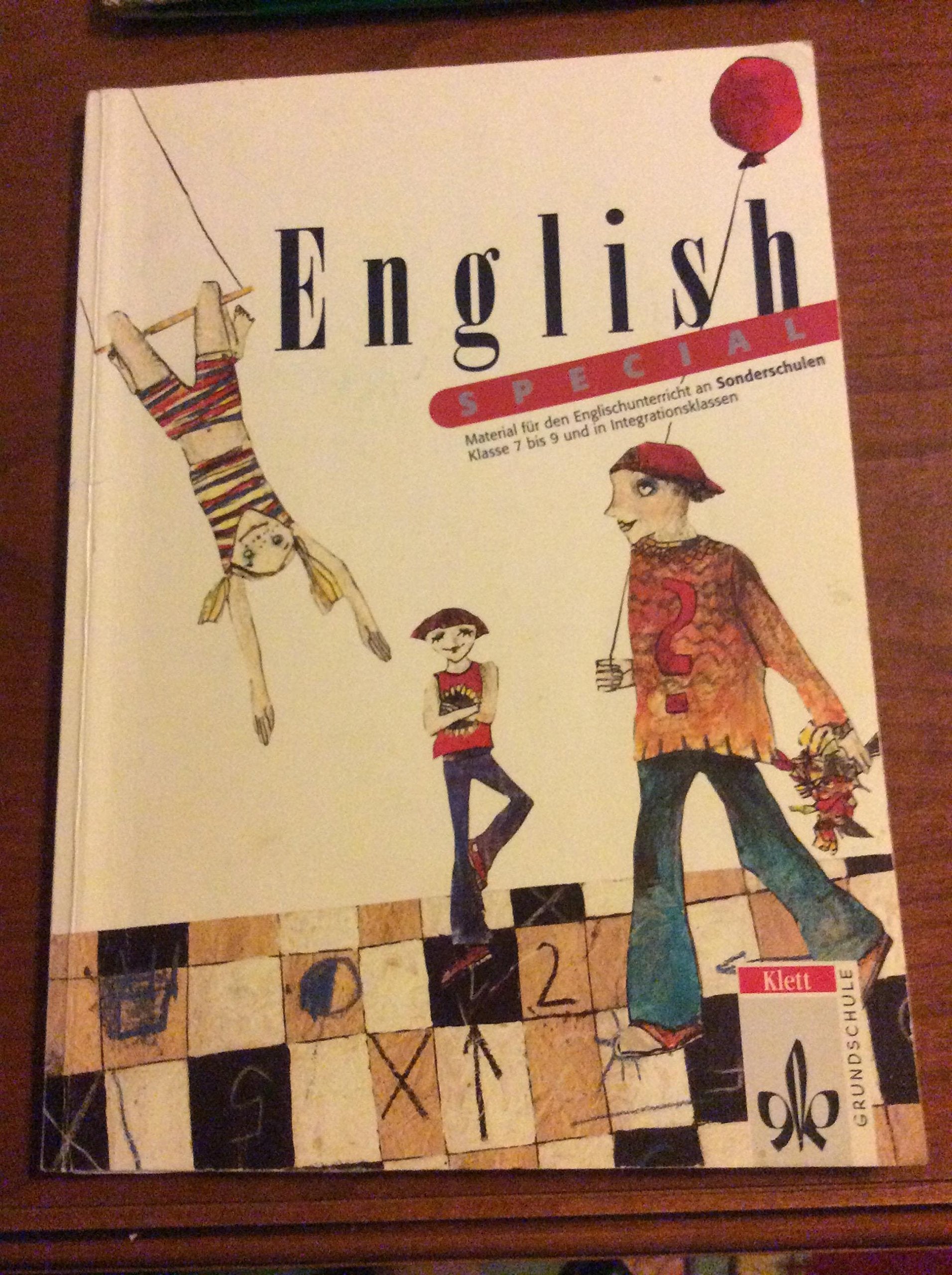 English Spezial. Handbuch zur Arbeit in der Sonderschule Education & Training