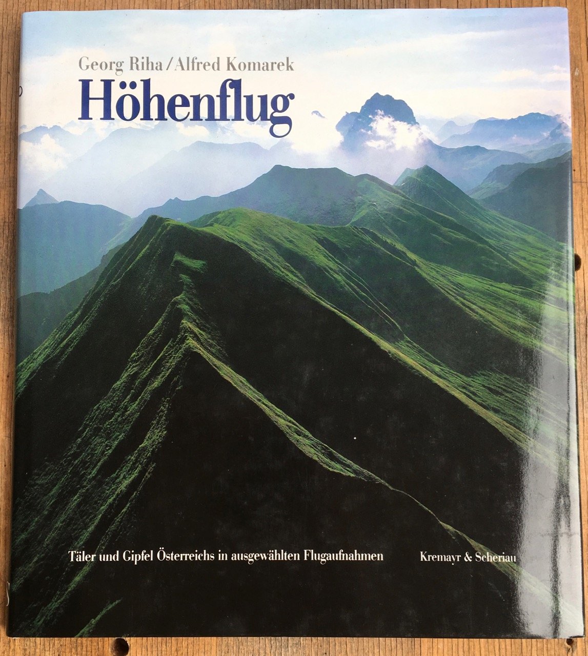 Höhenflug. Täler und Gipfel Österreichs in ausgewählten Flugaufnahmen Film, Art & Culture