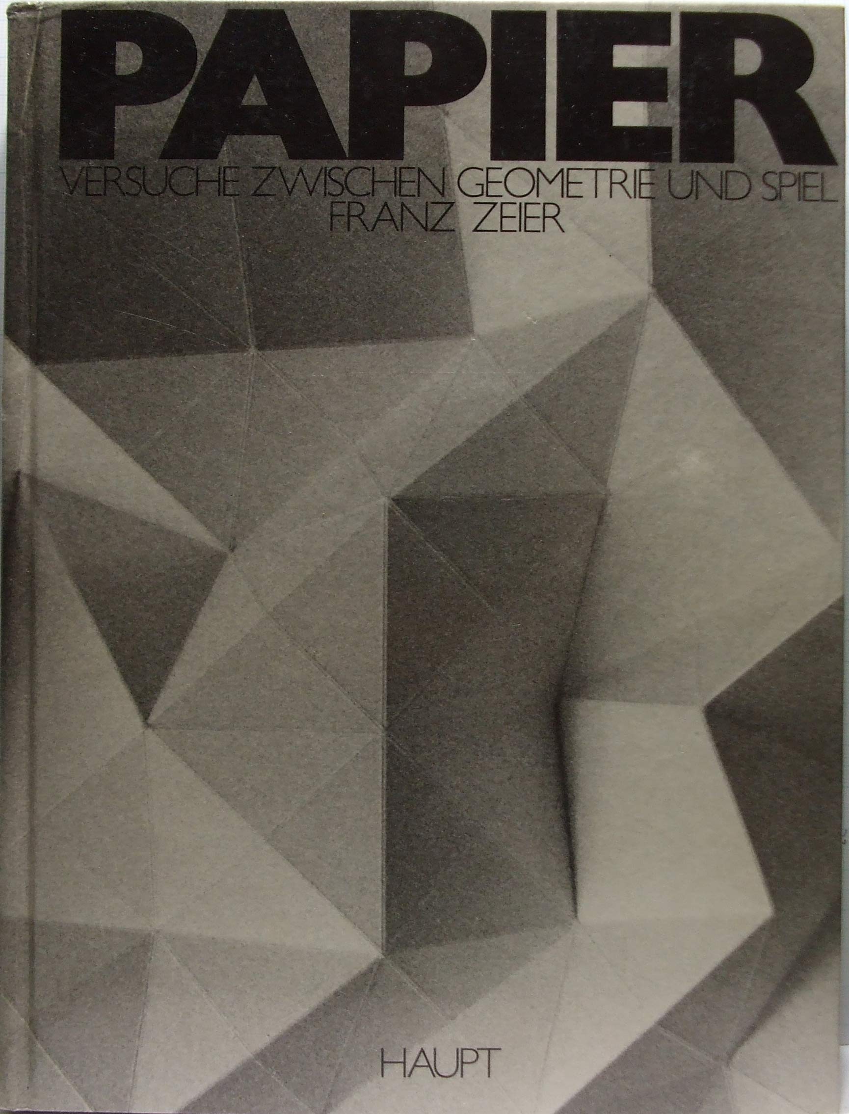 Papier: Versuch zwischen Geometrie und Spiel Hobbies & Crafts