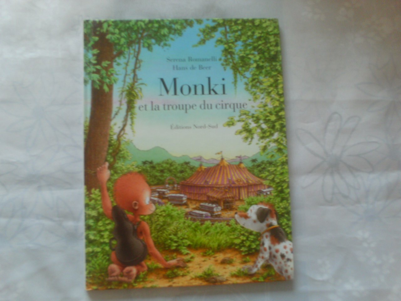 MONKI ET LA TROUPE DU CIRQUE Books