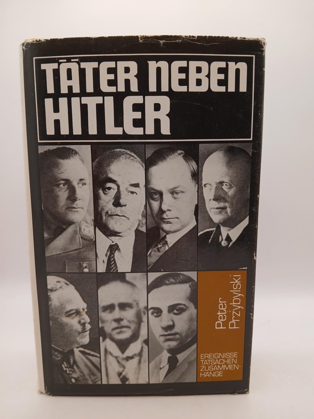 Täter neben Hitler Books