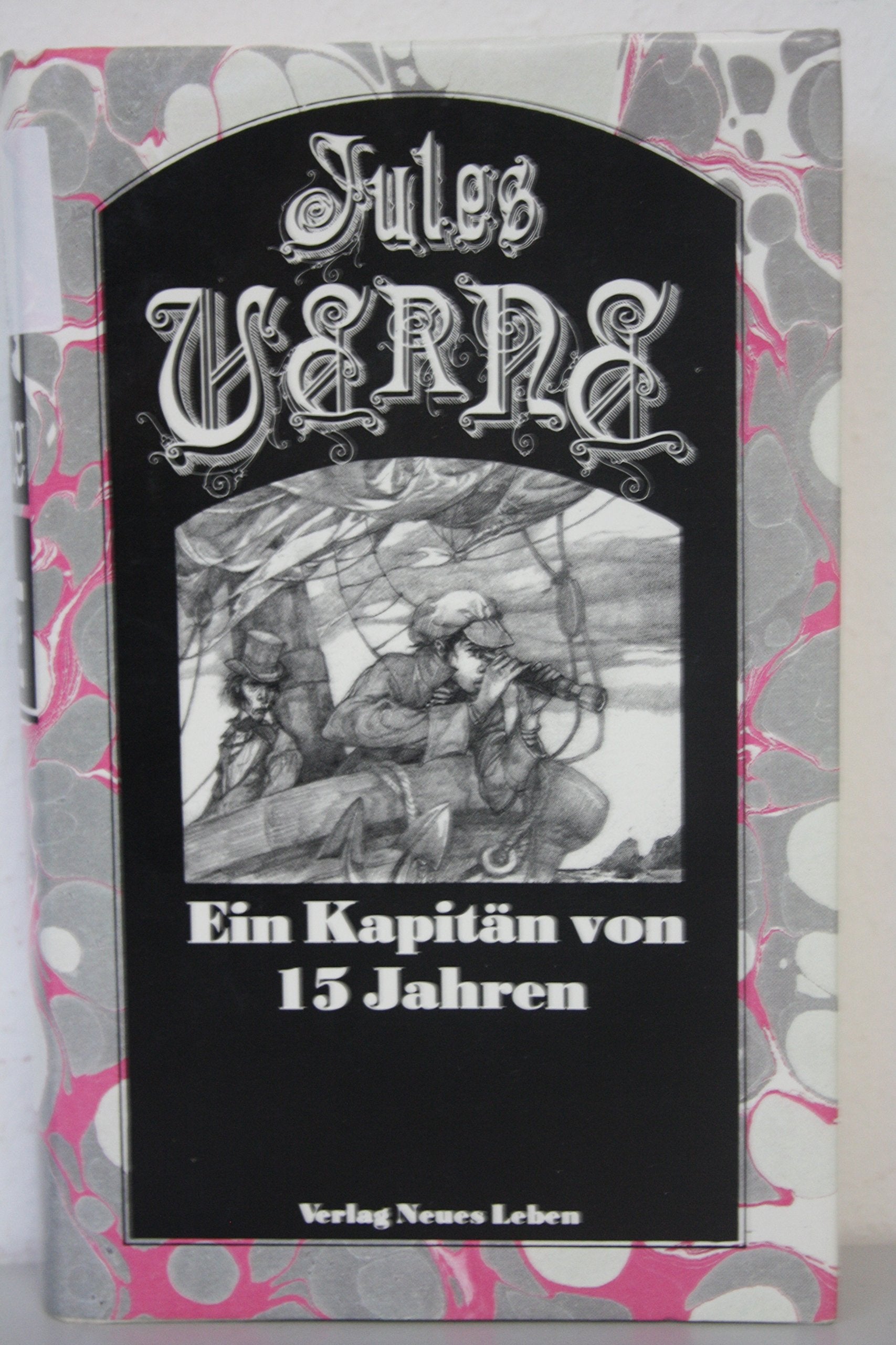 Ein Kapitän von fünfzehn Jahren Politics & History