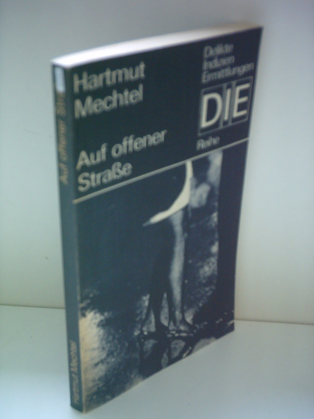 Auf offener Straße, Kriminalroman, Books