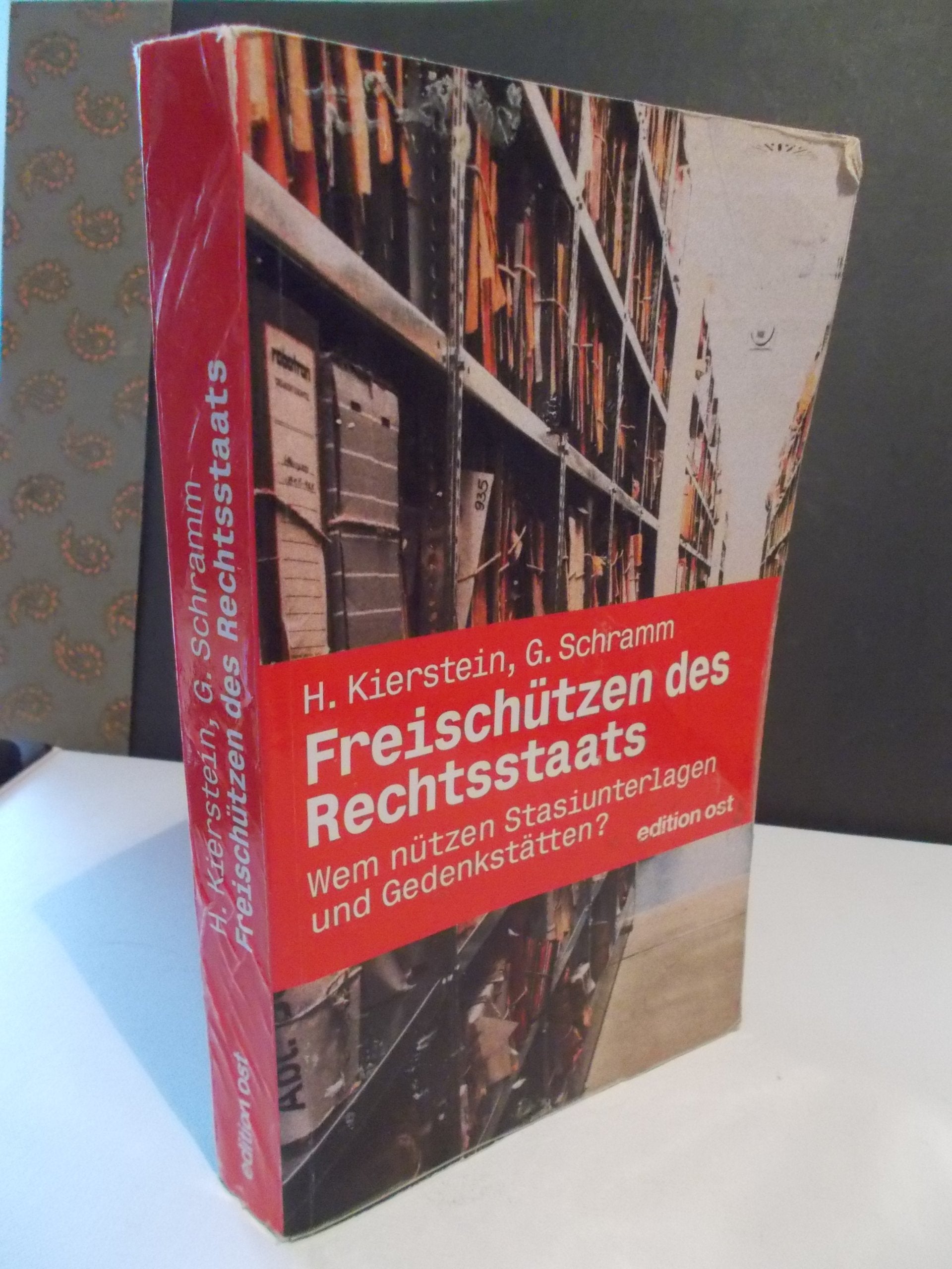 Christliche Traditionen zwischen Katholizität und Partikularität/ Christian Traditions between Catholicity and Particularity: Vorträge der sechsten ... und Gedenkstätten? (edition ost) Politics & History