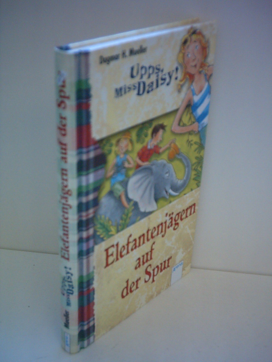 Upps, Miss Daisy! Elefantenjägern auf der Spur Novels & Short Stories