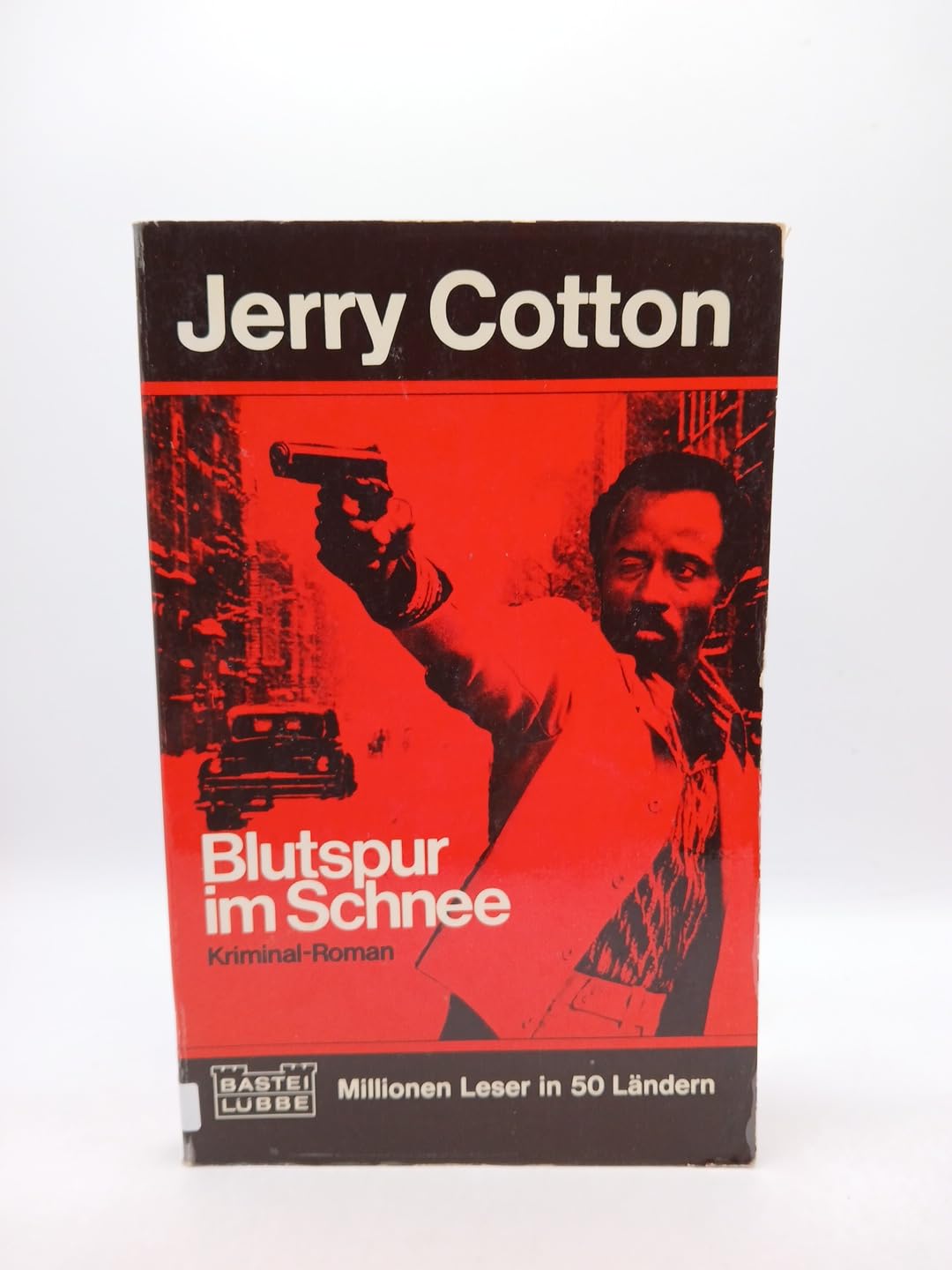 Blutspur im Schnee : Kriminalroman. Books