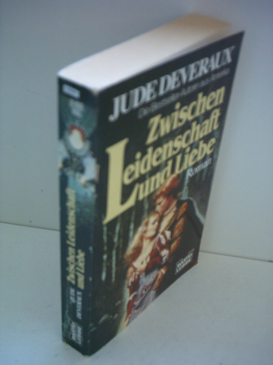 Zwischen Leidenschaft und Liebe. Roman. Books
