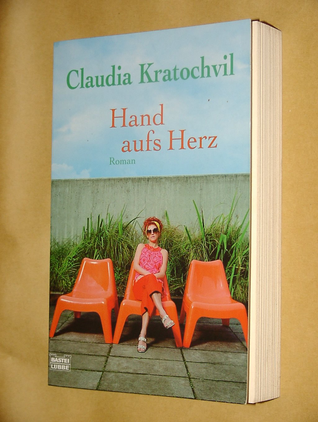 Hand aufs Herz (Allgemeine Reihe. Bastei Lübbe Taschenbücher) Contemporary literature