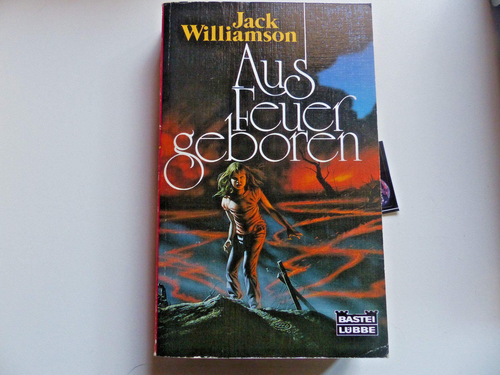 Aus Feuer geboren (Science Fiction. Bastei Lübbe Taschenbücher) Books