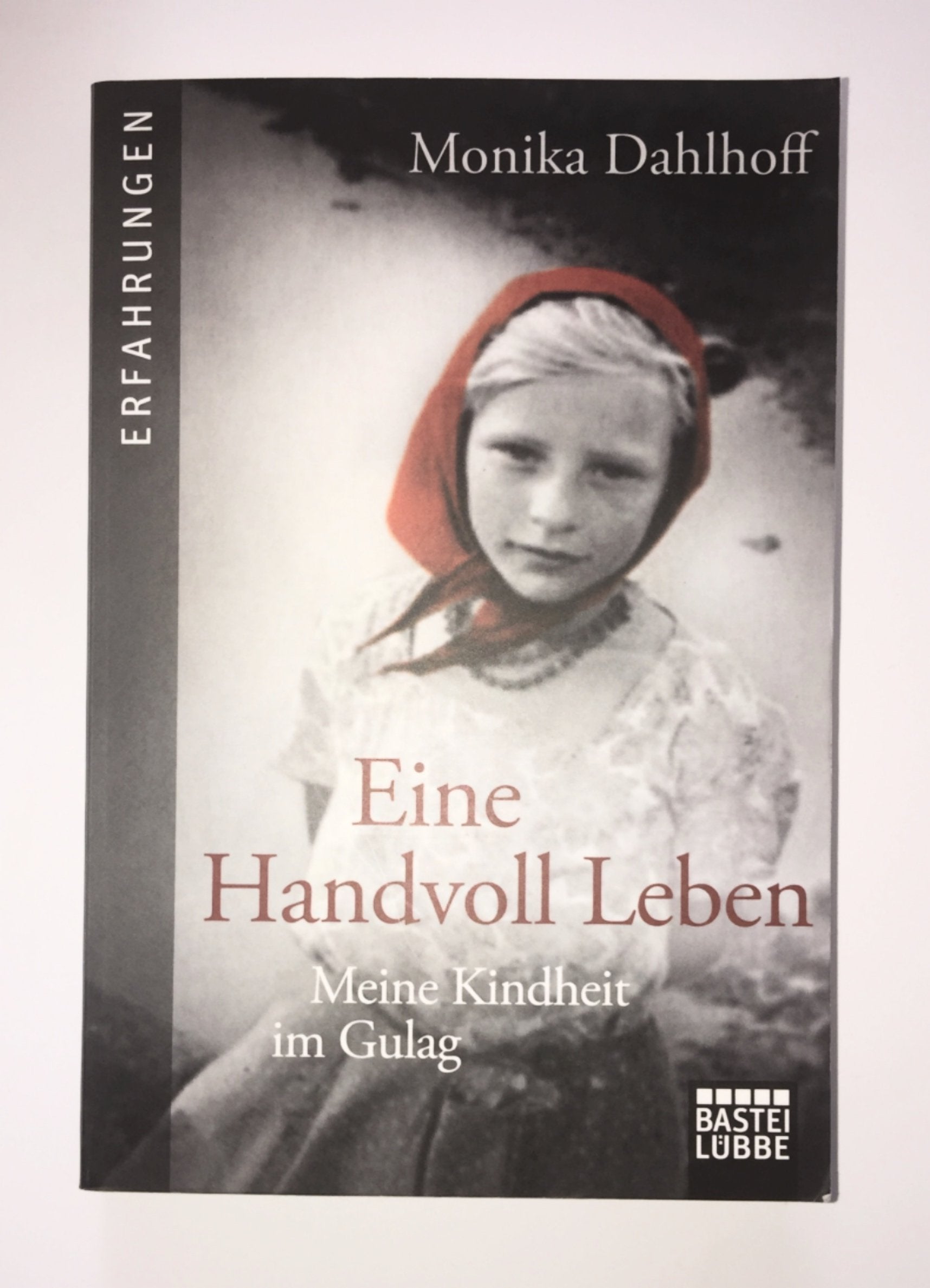 Eine Handvoll Leben Art & Literature Books