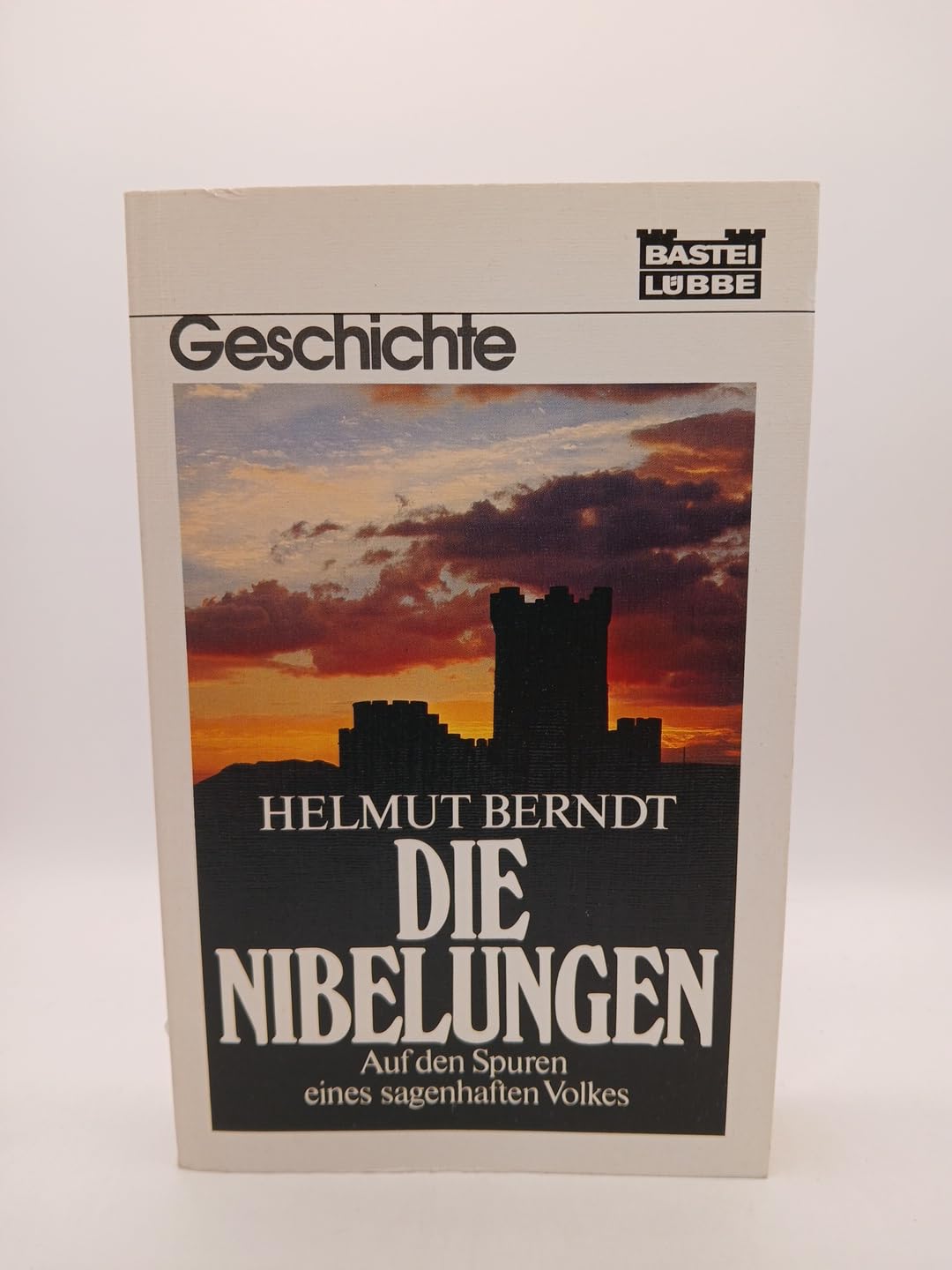 Die Nibelungen (Geschichte. Bastei Lübbe Taschenbücher) Books