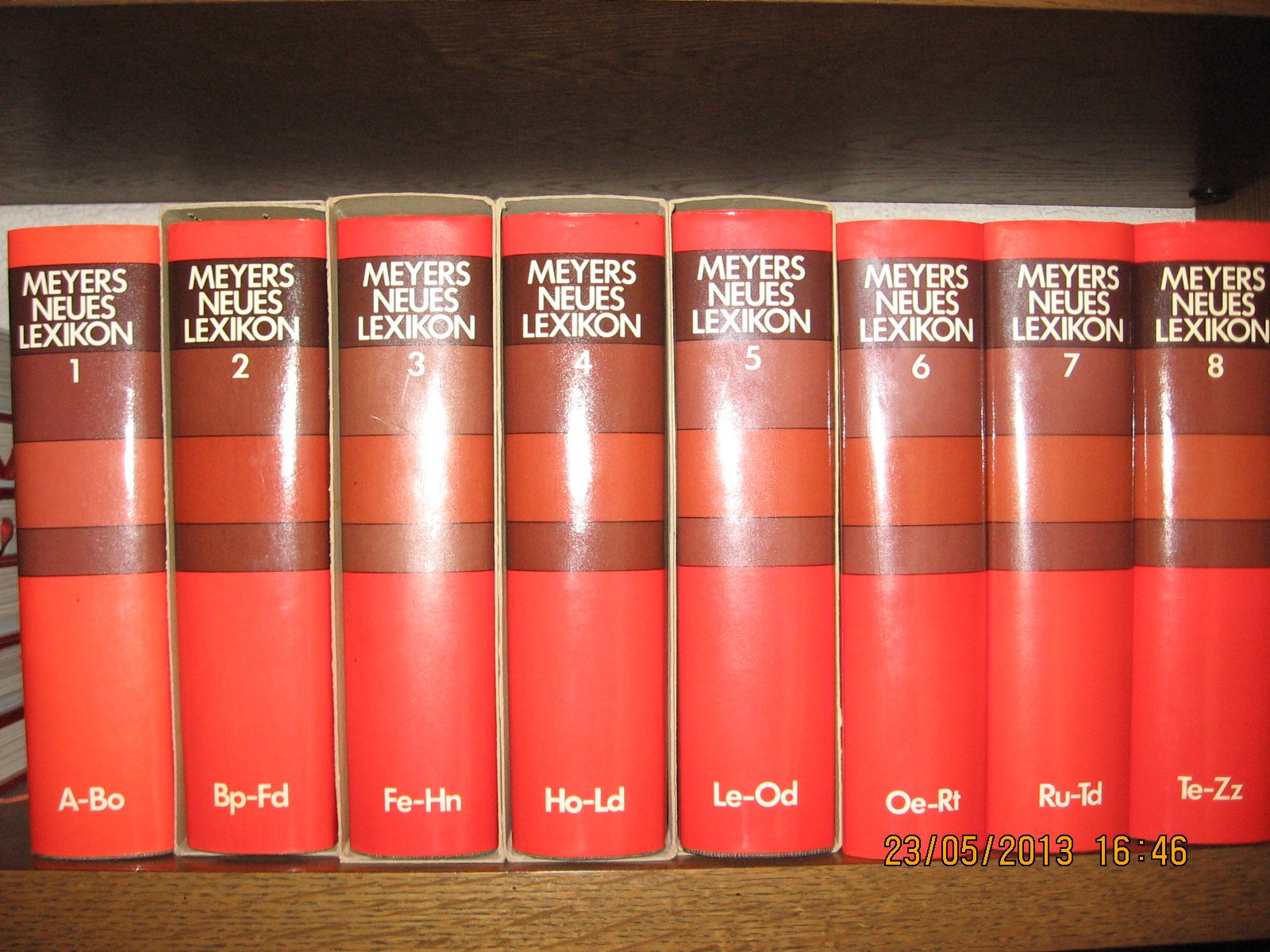 Meyers neues Lexikon: in 8 Bd. mit Atlasbd. u. Jahrbuchern : mit 16 signierten Sonderbeitr. Law