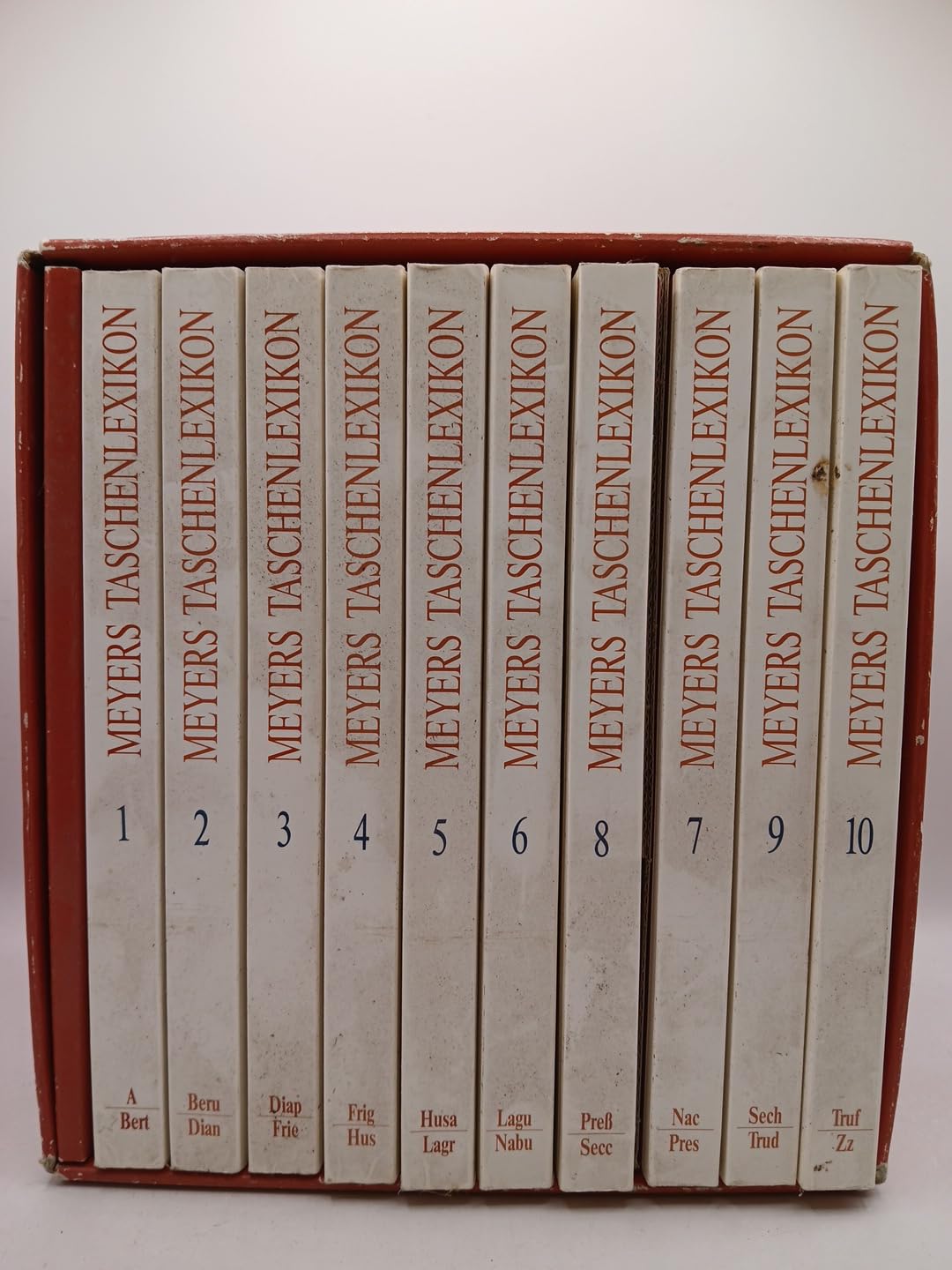 Meyers Taschenlexikon in 10 Bänden / Meyers Taschenlexikon in 10 Bänden: A - Bert Books