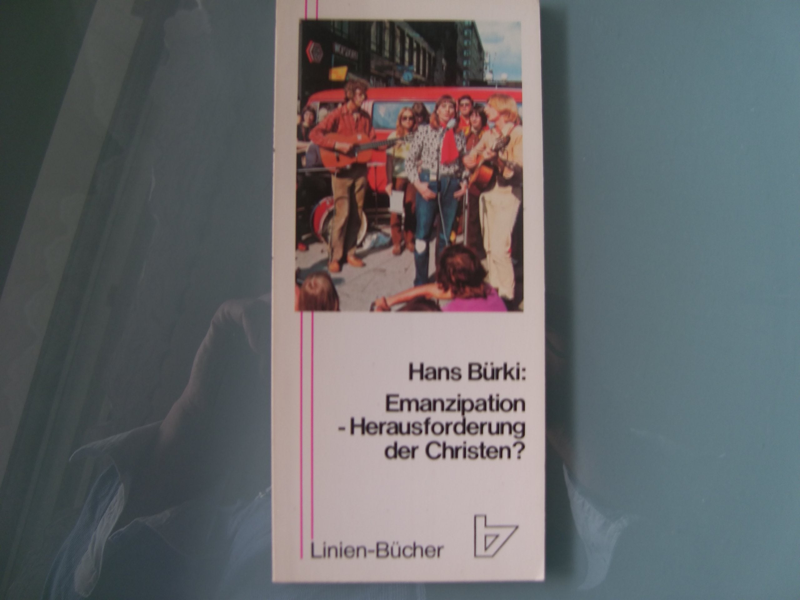 Emanzipation, Herausforderung der Christen? : Was Marxisten und Christen unterscheidet, wenn sie von Befreiung sprechen Books