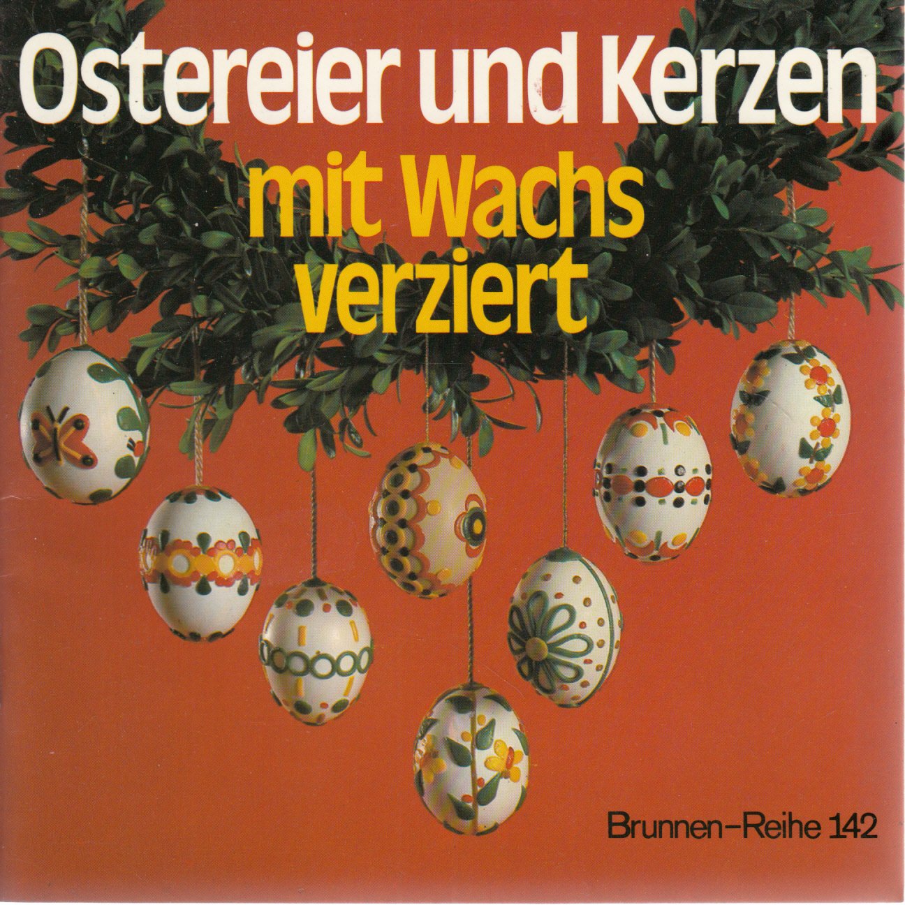 Ostereier und Kerzen mit Wachs verziert. Film, Art & Culture