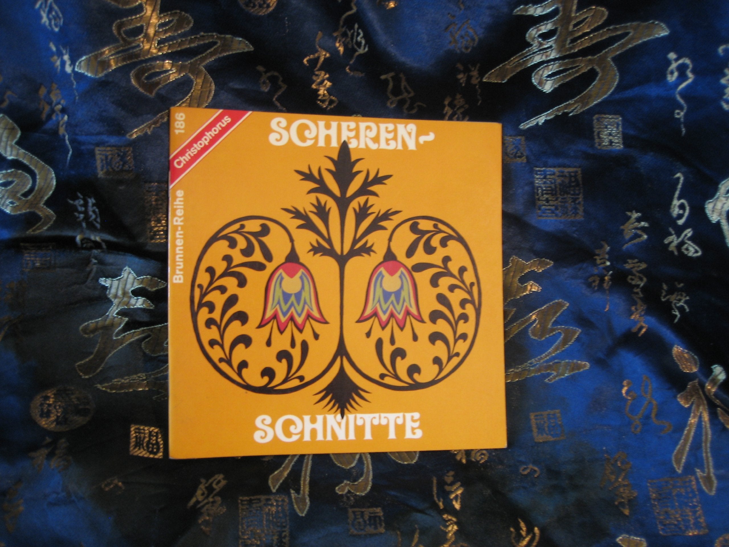 Scherenschnitte. Hobbies & Crafts
