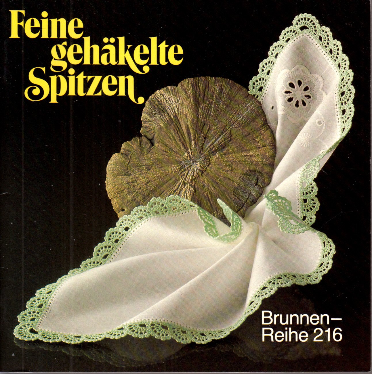 Feine gehäkelte Spitzen. Books