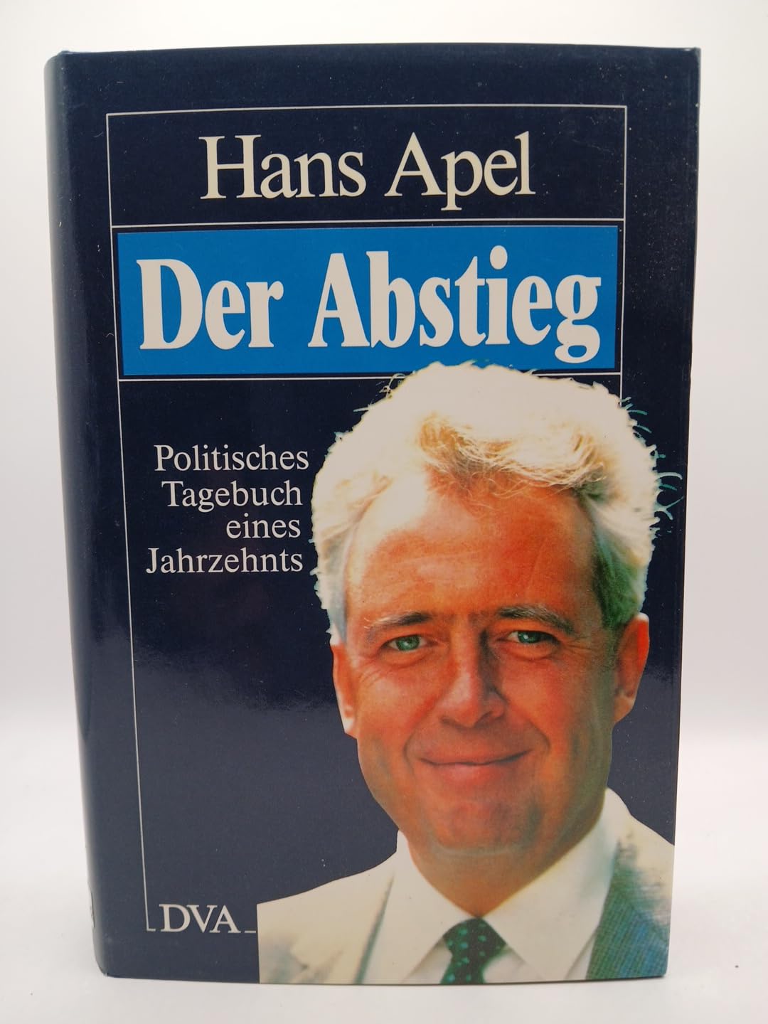 Der Abstieg Politics & History