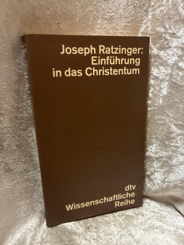 Einführung in das Christentum. Politics & Society Books