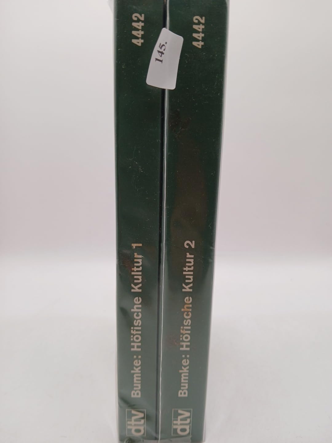 HÖFISCHE KULTUR: Literatur und Gesellschaft im hohen Mittelalter (dtv Kultur & Geschichte) Politics & History
