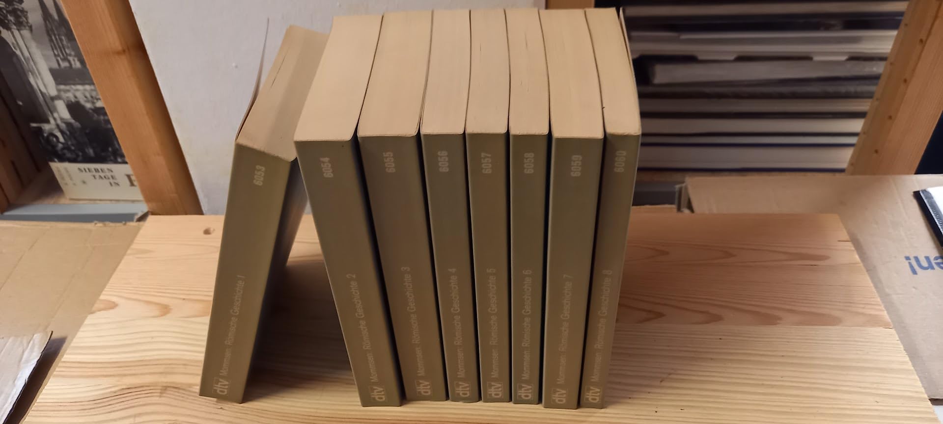 Mommsen, Theodor : Mommsen, Theodor: Römische Geschichte. - München : Dt. Taschenbuch-Verl. Books