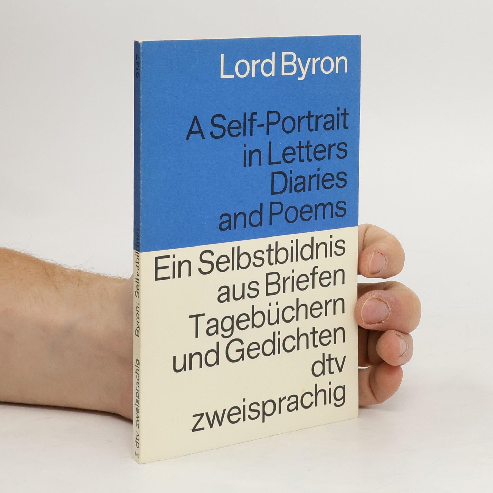 a self - portrait in letters, diaries and poems / ein selbstbildnis aus briefen, tagebüchern und gedichten. herausgegeben von cedric hentschel. übersetzt von angela uthe - spencker Books