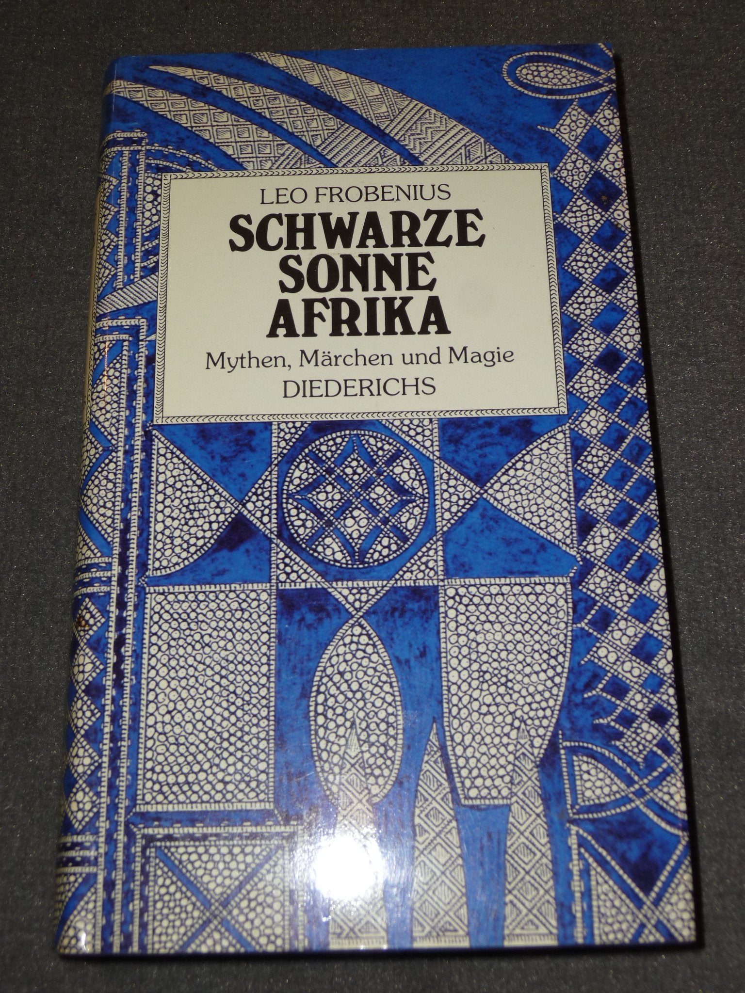 Schwarze Sonne Afrika. Mythen, Märchen und Magie Fairy Tales & Legends