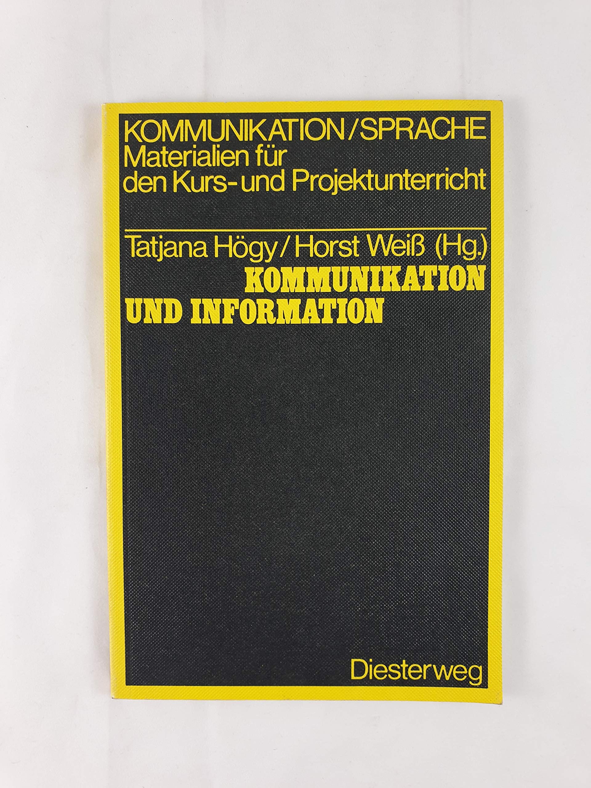 Kommunikation und Information. Texte zur Kommunikations- und Informationstheorie. Unter besonderer Berücksichtigung des sprachlichen Aspekts. Books
