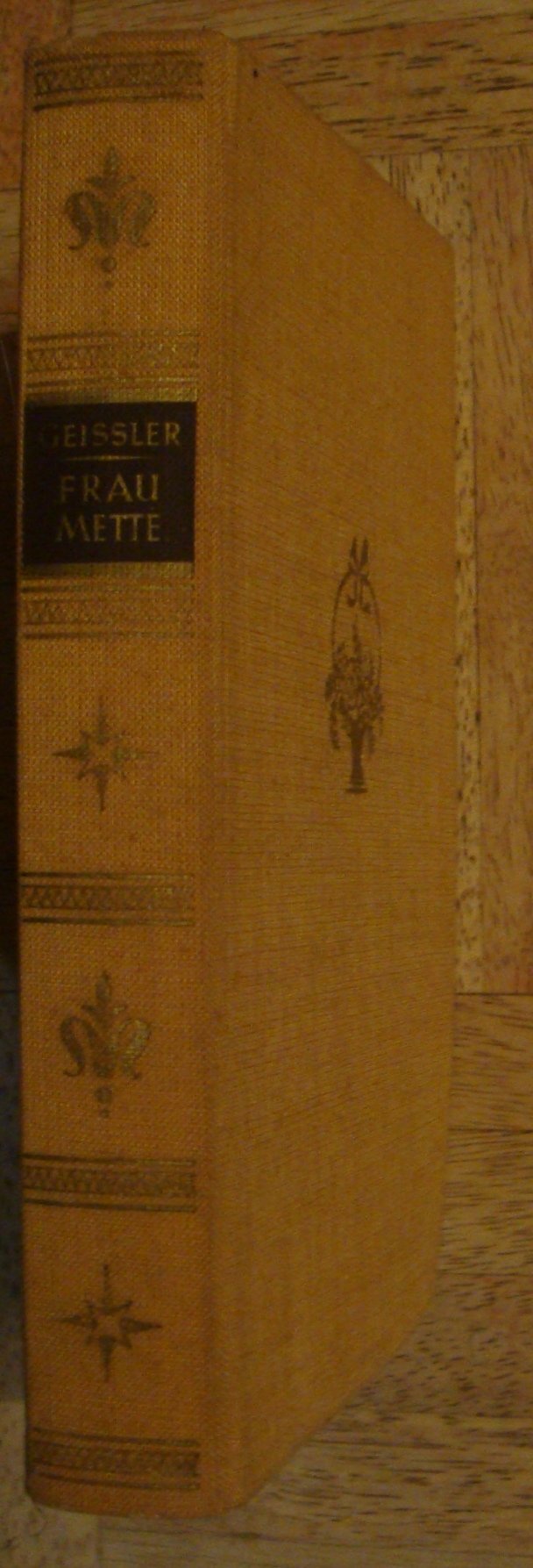Frau Mette Books