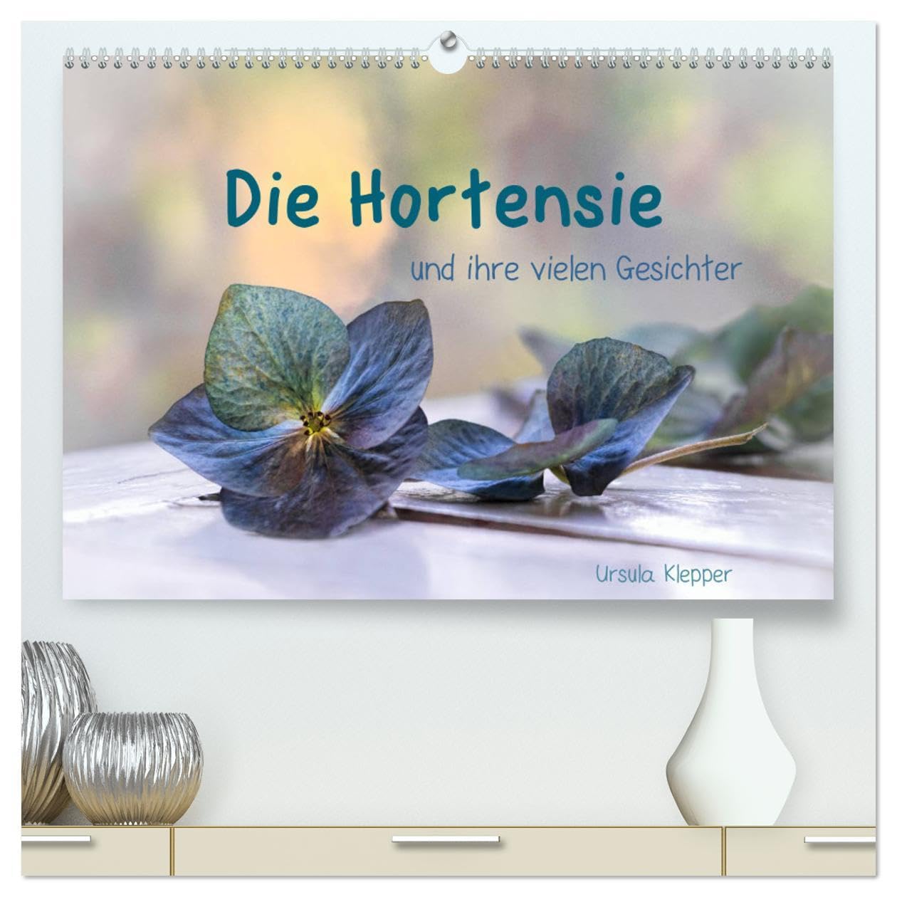 Die Hortensie und ihre vielen Gesichter (hochwertiger Premium Wandkalender 2025 DIN A2 quer), Kunstdruck in Hochglanz: Hortensienblüten in ihrer zarten Schönheit Garden & Plants