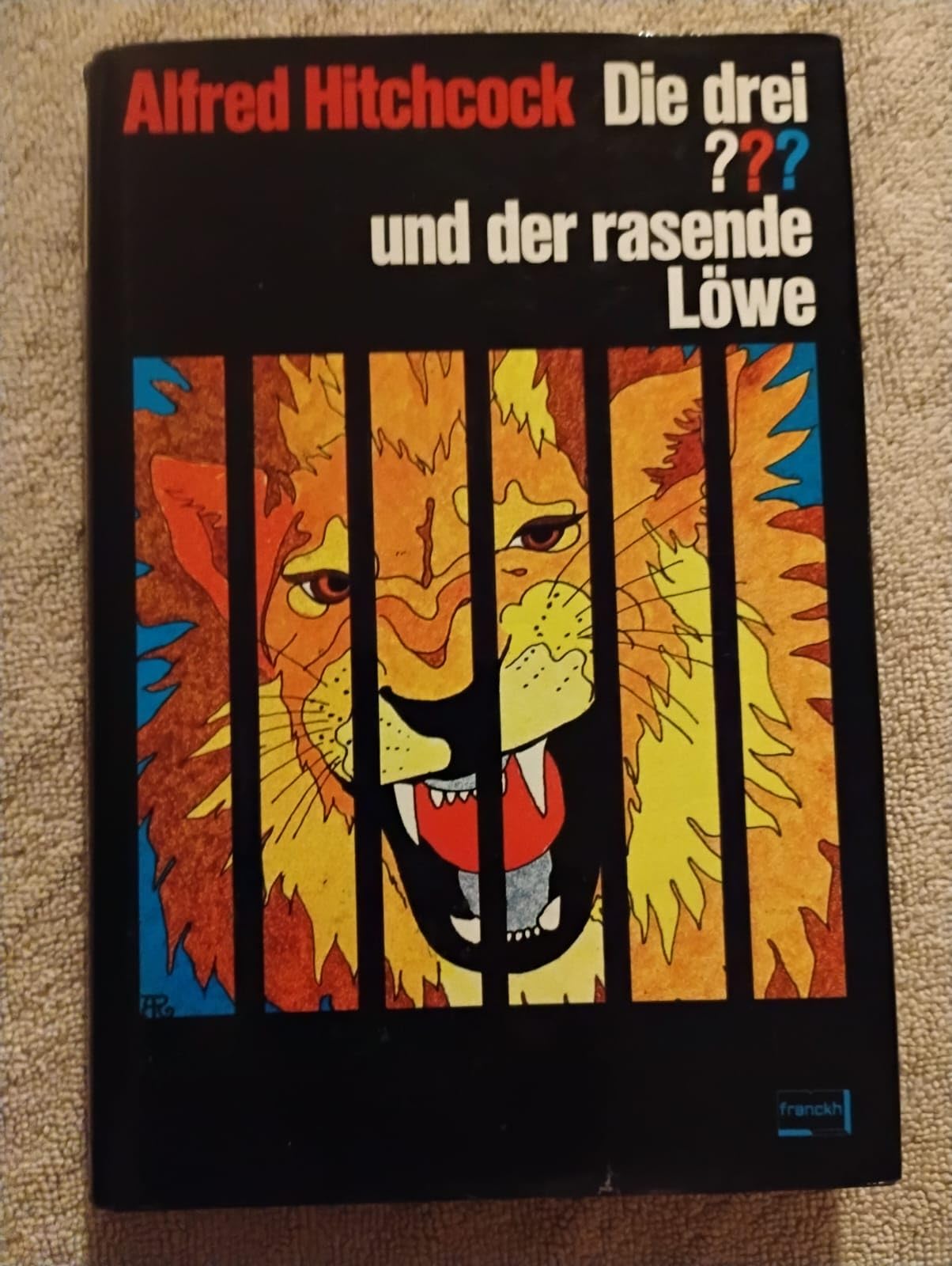 Die drei ??? und der rasende Löwe. Politics & Society