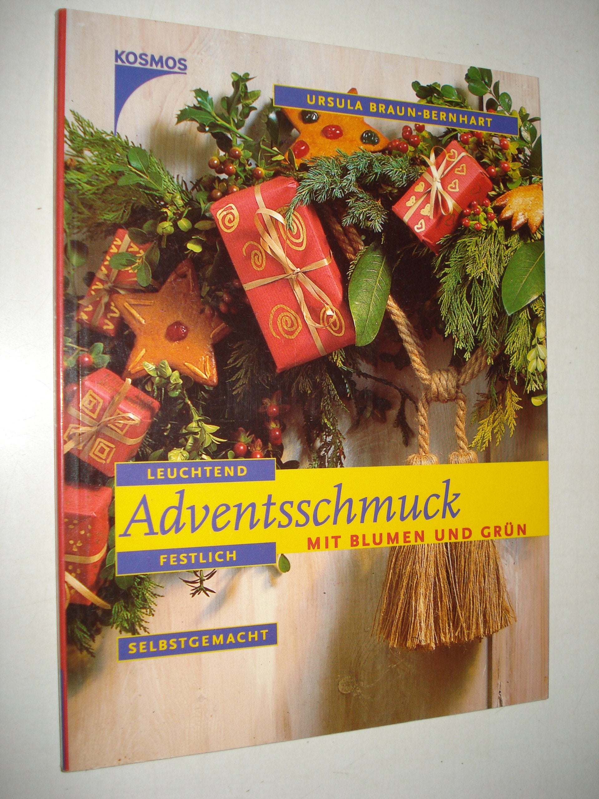 Adventsschmuck mit Blumen und Grün Hobbies & Crafts