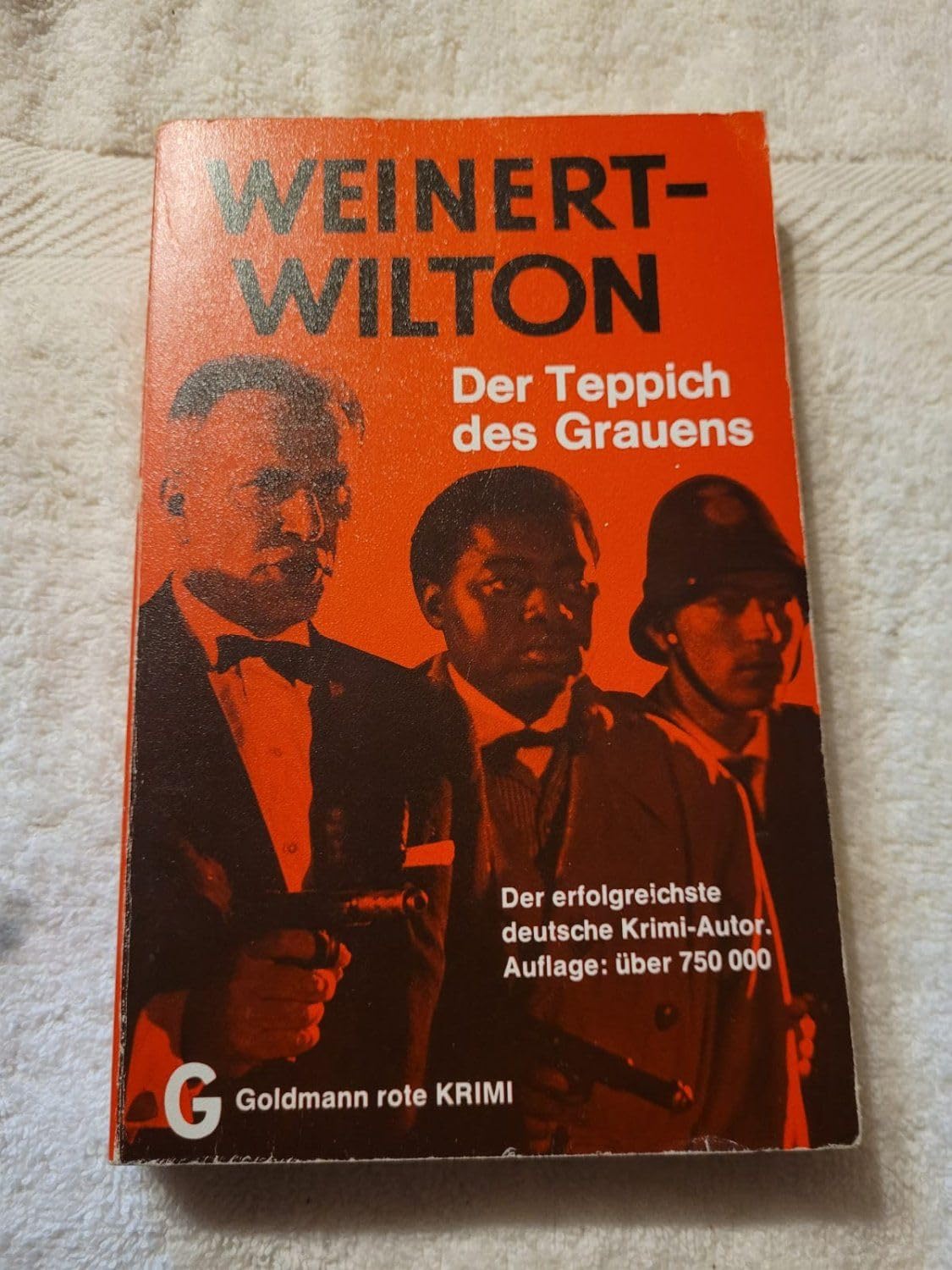 Der Teppich des Grauens. Kriminalroman. Books