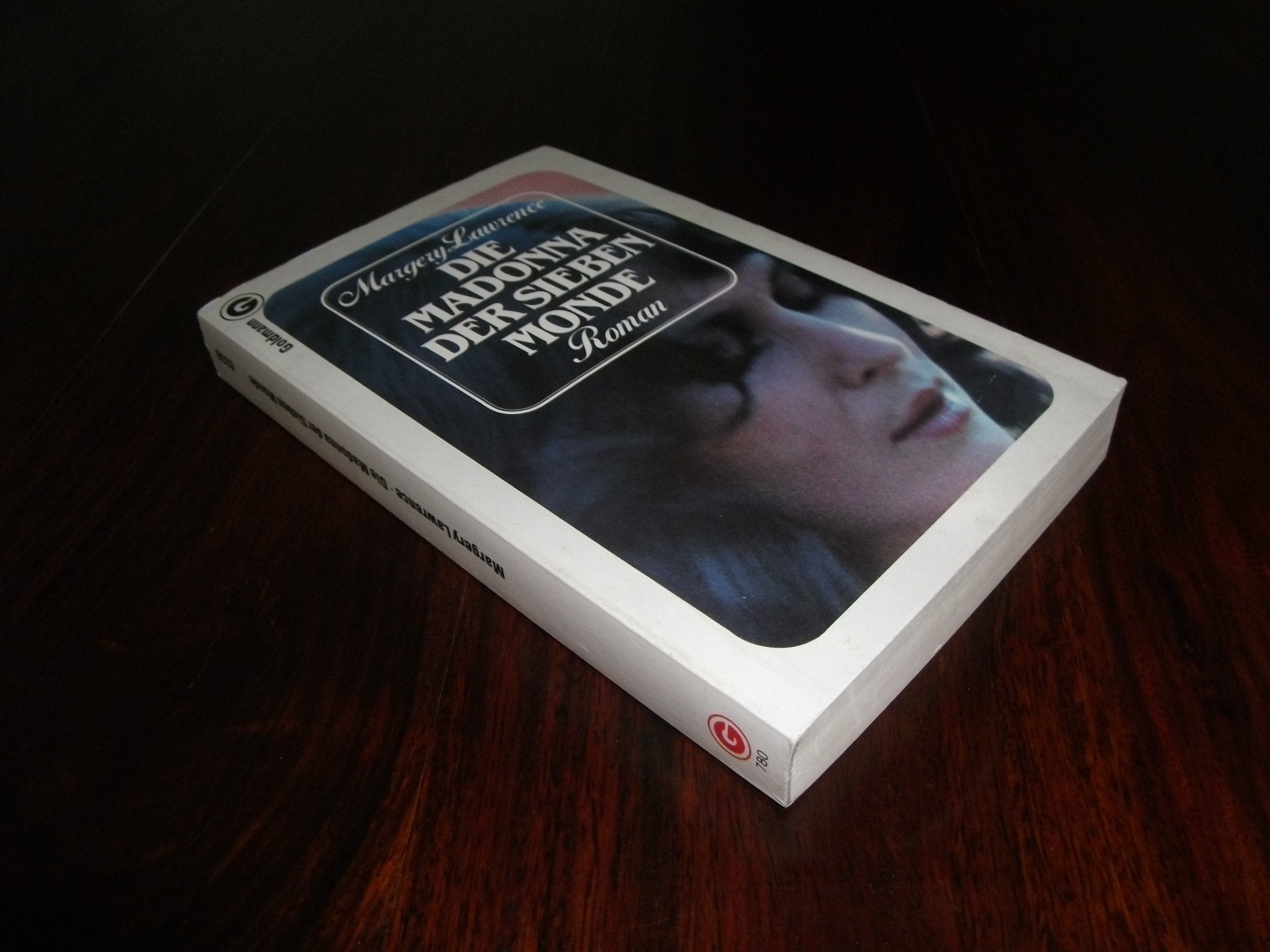 Die Madonna der sieben Monde. Books