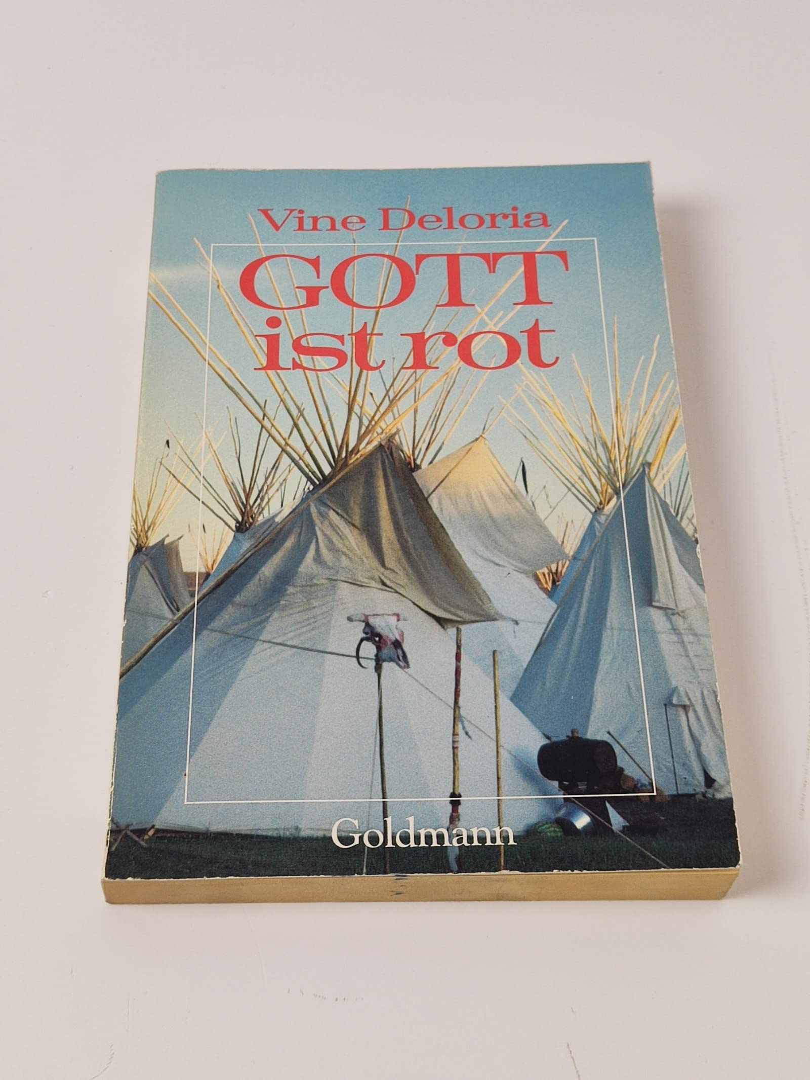 Gott ist rot. General education