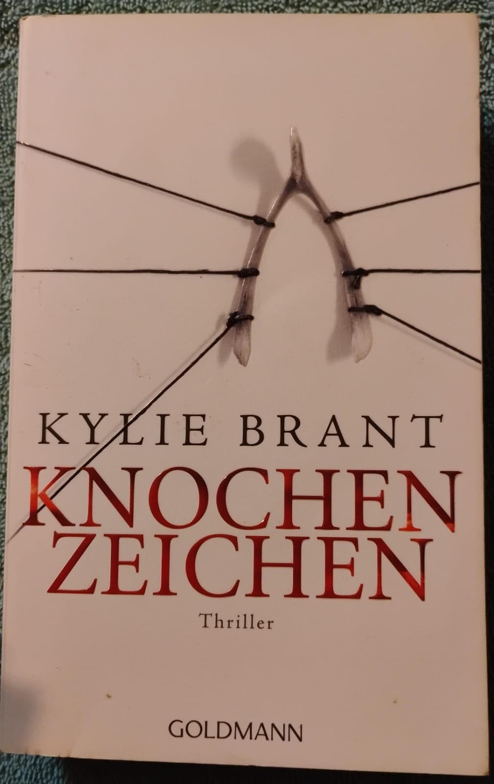 Knochenzeichen: Thriller: Thriller. Deutsche Erstausgabe Contemporary literature