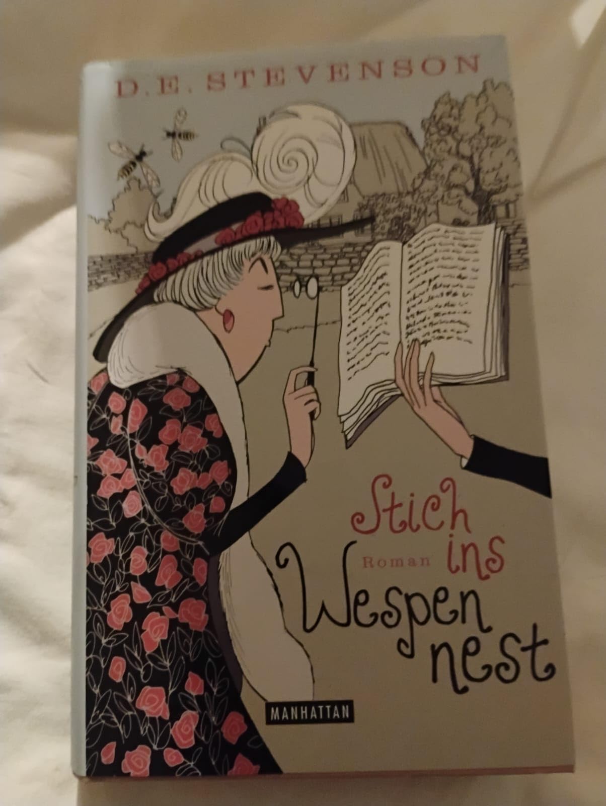 Stich ins Wespennest: Roman Contemporary literature Books