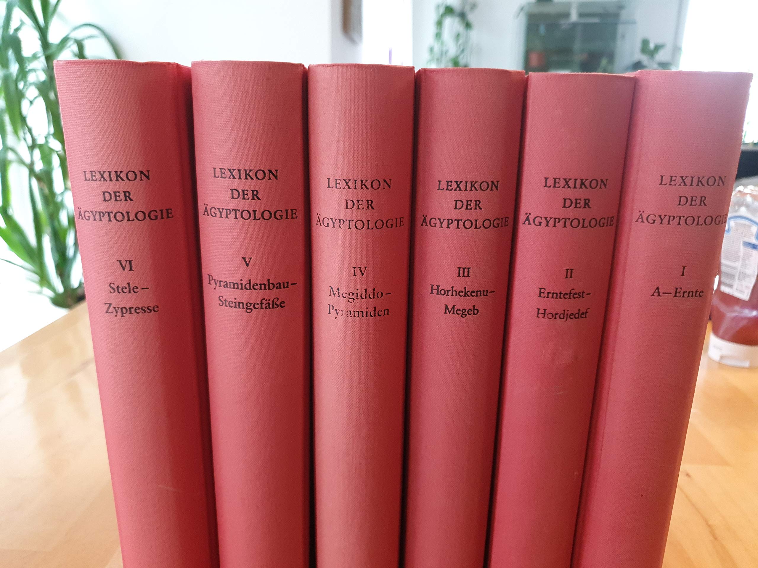 Lexikon der Ägyptologie: Bande 1-7: Social Sciences