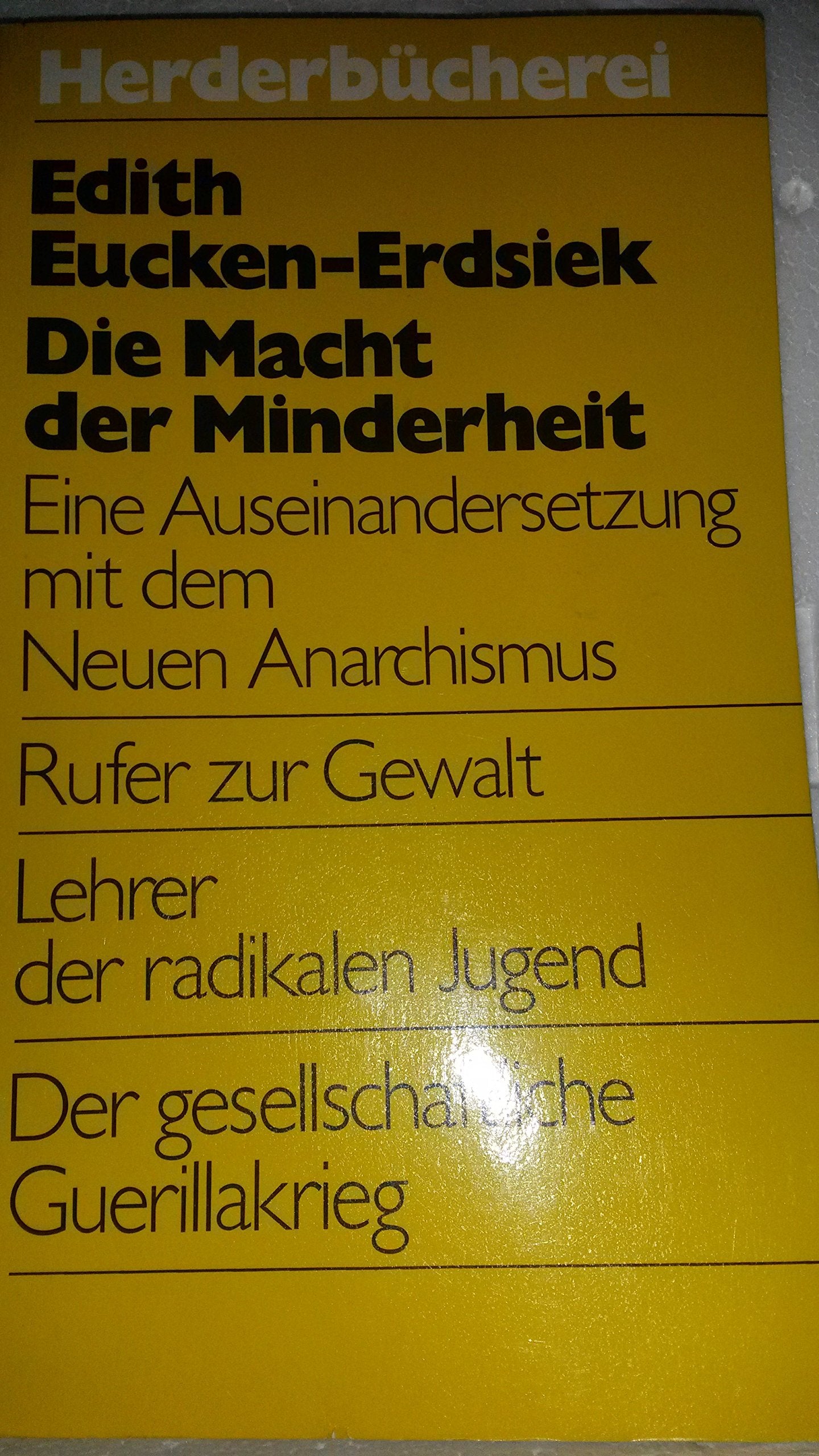 Die Macht der Minderheit. Eine Auseinandersetzung mit dem neuen Anarchismus. Social Sciences