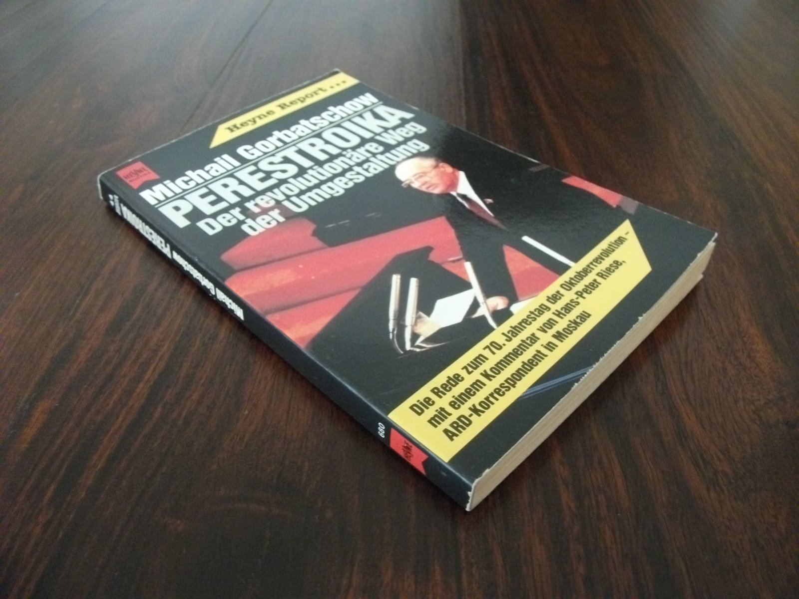Perestroika - Der revolutionäre Weg der Umgestaltung - Die Rede zum 70. Geburtstag der Oktoberrevolution mit einem Kommentar von Hans-Peter Riese, ARD-Korrespondent in Moskau Politics & History
