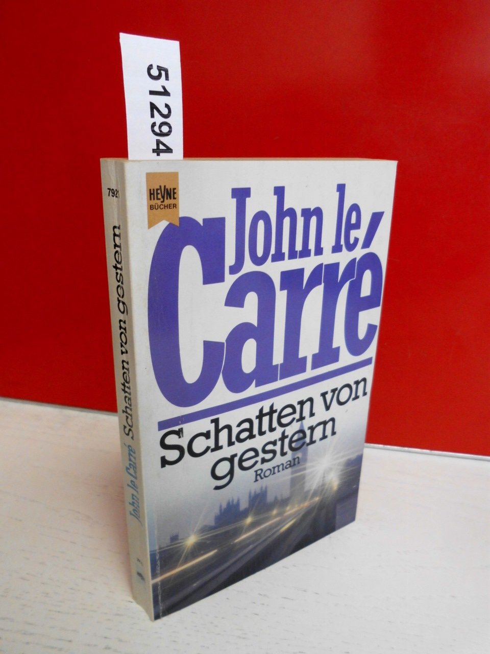 Schatten von gestern. Roman Contemporary literature