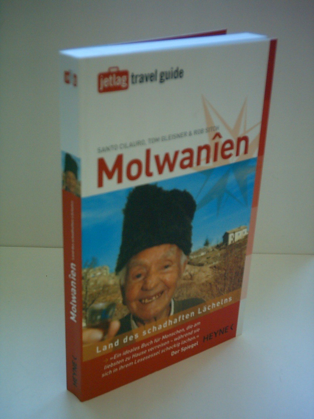 Molwanien: Land des schadhaften Lächelns Humour & Satire