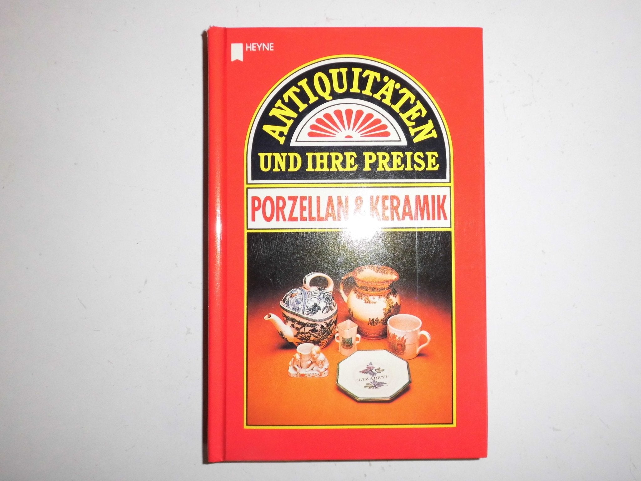 Antiquitäten und ihre Preise. Porzellan und Keramik. Business, Finance & Career