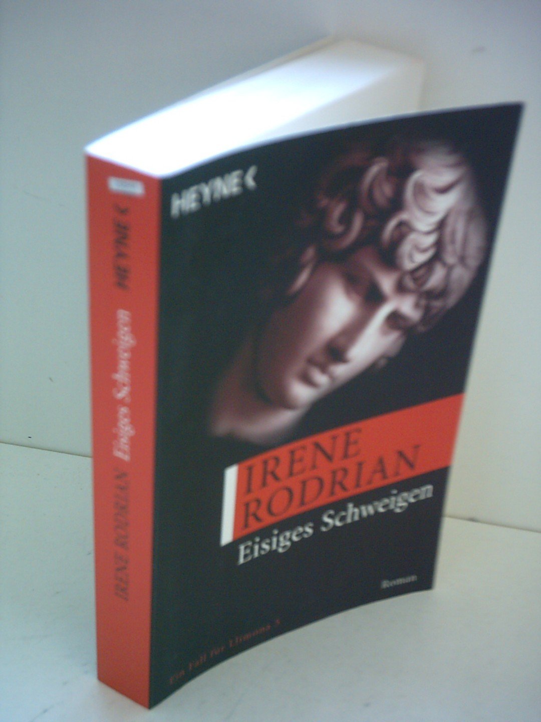 Eisiges Schweigen: Roman: Ein Fall für Llimona 5. Roman. Originalausgabe Crime & Thrillers