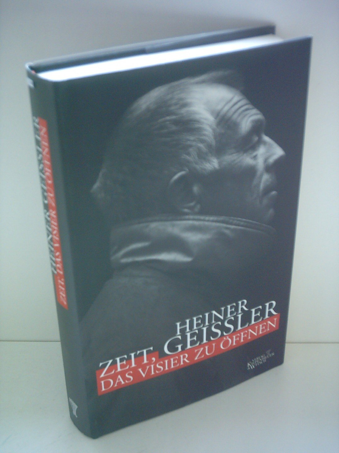 Zeit, das Visier zu öffnen Politics & History